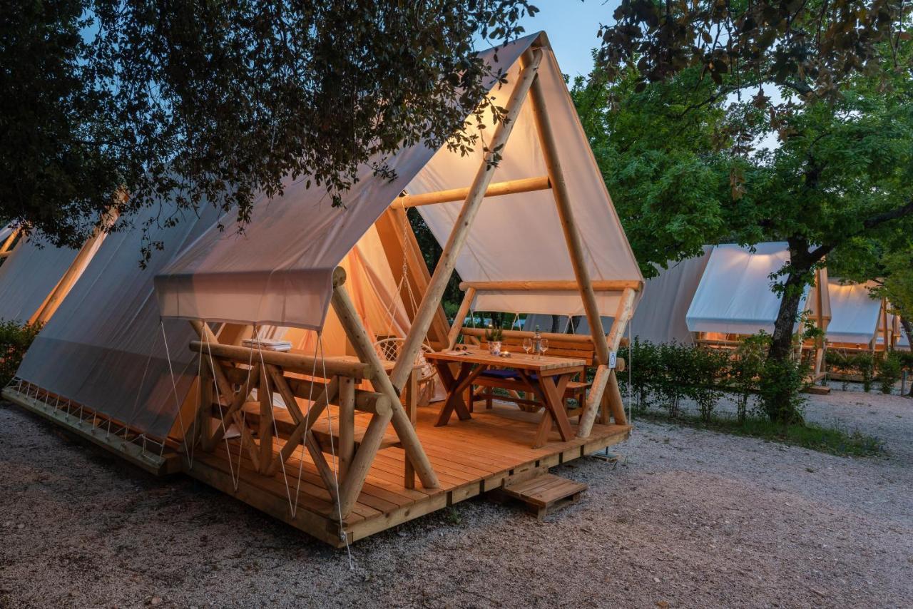 Eco Glamping- Fkk Nudist Camping Solaris Poreč Exteriör bild