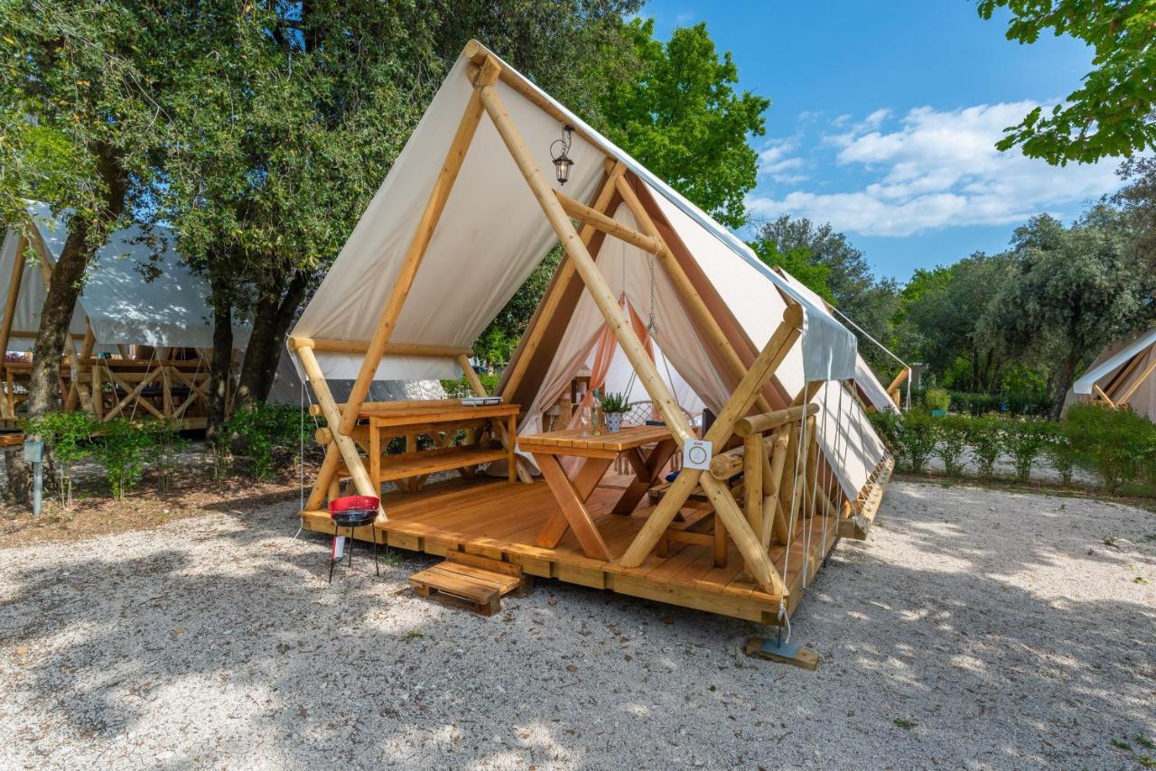 Eco Glamping- Fkk Nudist Camping Solaris Poreč Exteriör bild