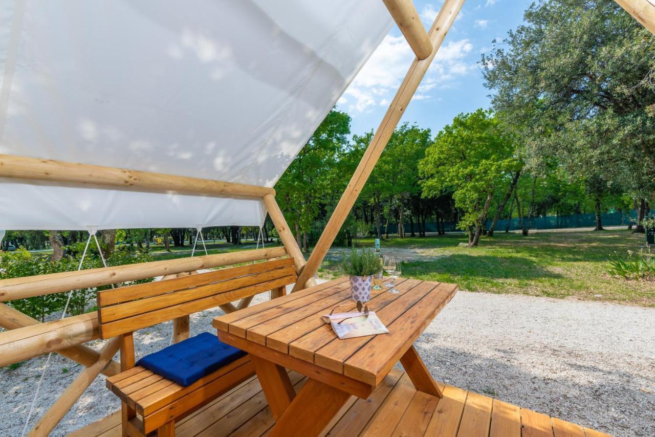 Eco Glamping- Fkk Nudist Camping Solaris Poreč Exteriör bild