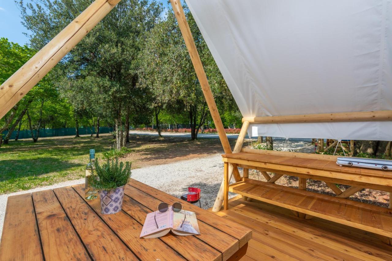 Eco Glamping- Fkk Nudist Camping Solaris Poreč Exteriör bild