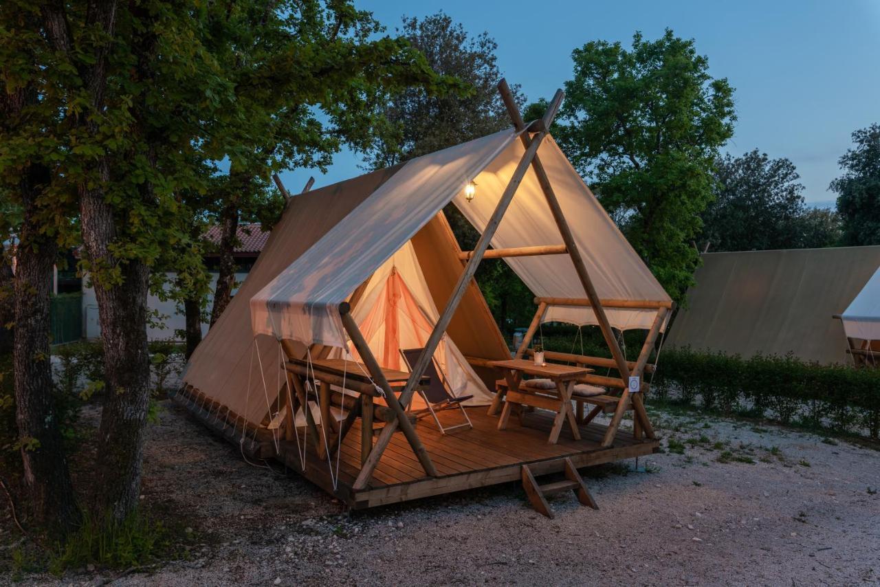 Eco Glamping- Fkk Nudist Camping Solaris Poreč Exteriör bild