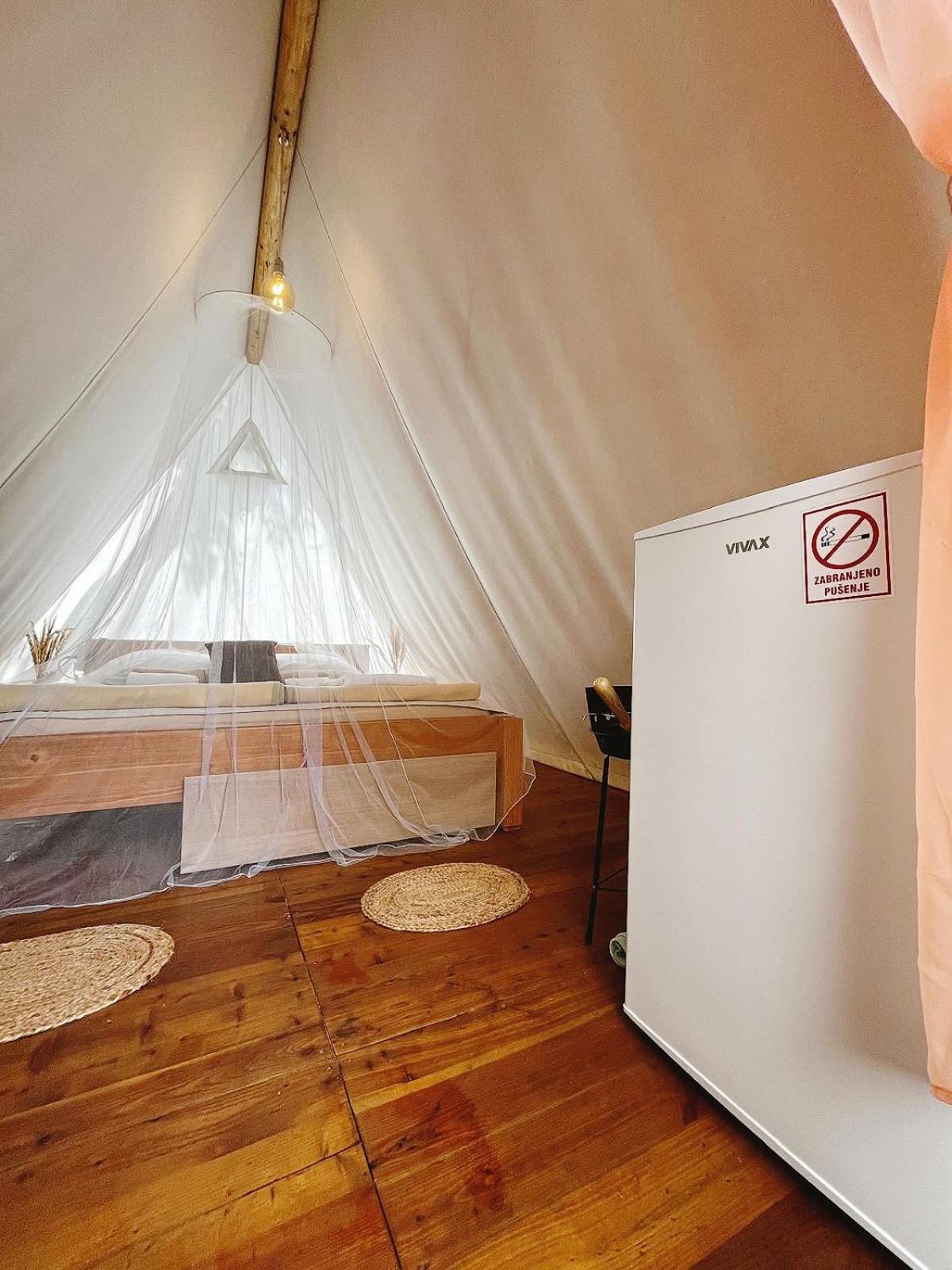 Eco Glamping- Fkk Nudist Camping Solaris Poreč Exteriör bild